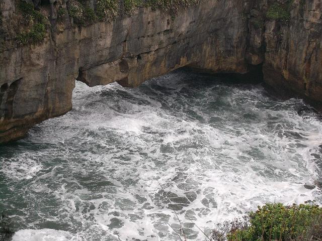 131 blow holes at pancake rocks